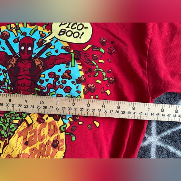 Marvel Deadpool T Shirt Mens Size M Red Taco Logo Crew Neck Loot Exclusive - Picture 7 of 8